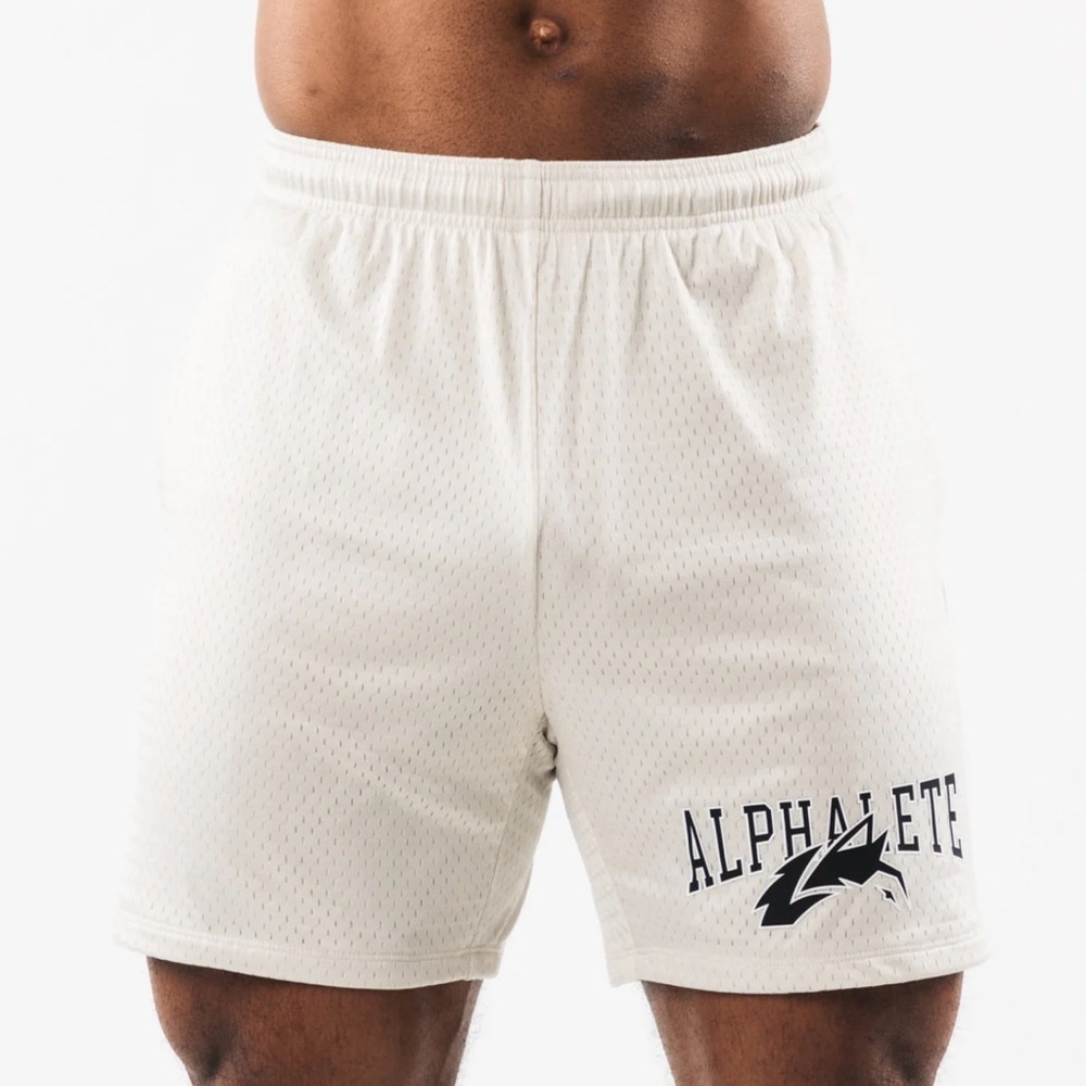 Alphalete Wolf Head Mesh shorts 6’’ sea shell​​​